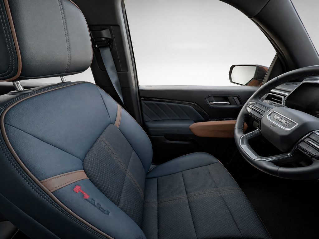 New 2026 GMC Canyon AT4 AWD/4WD image 10