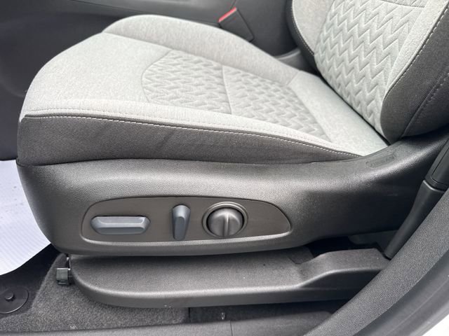 Used 2022 Chevrolet Equinox LT FWD image 16