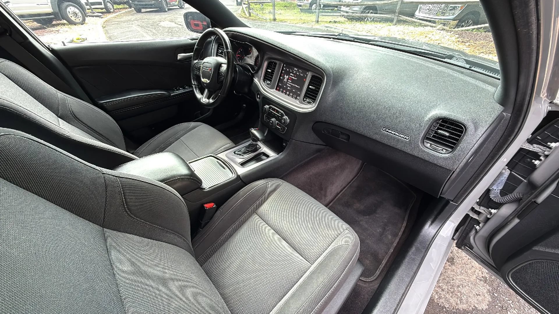Used 2019 Dodge Charger SXT w/ Blacktop Package AWD/4WD image 19