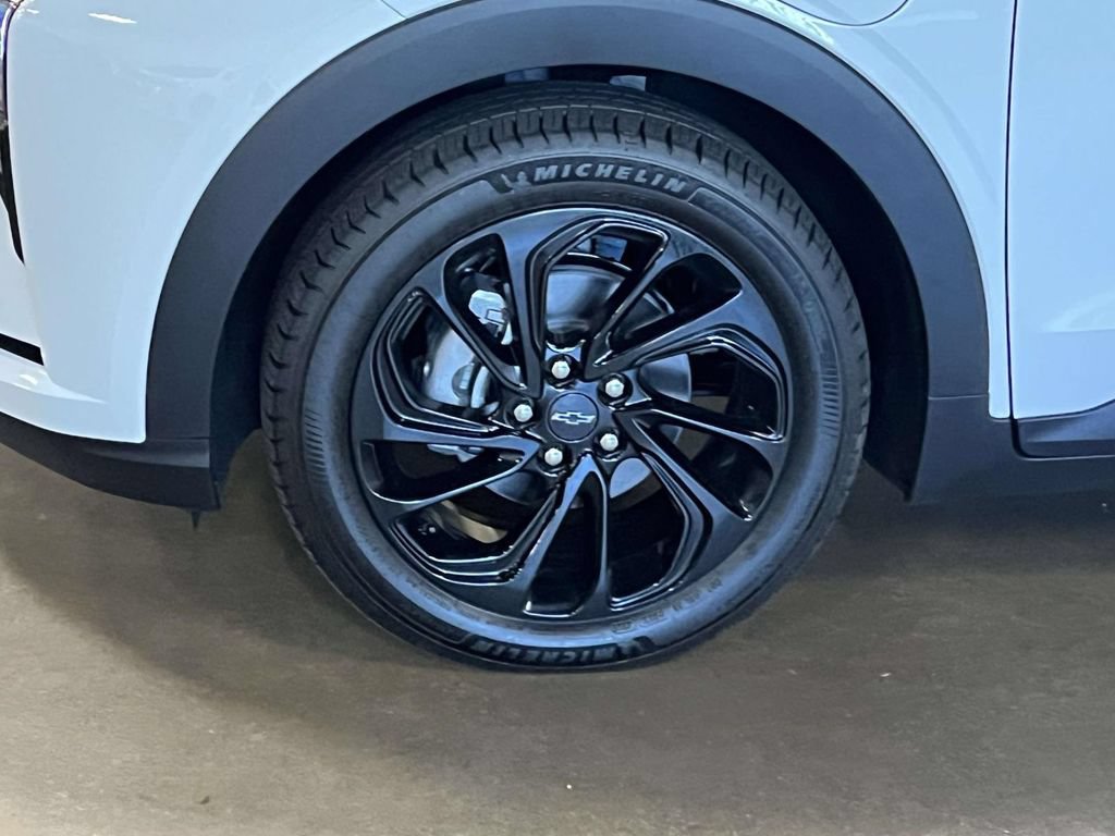 New 2027 Chevrolet Bolt RS FWD image 9