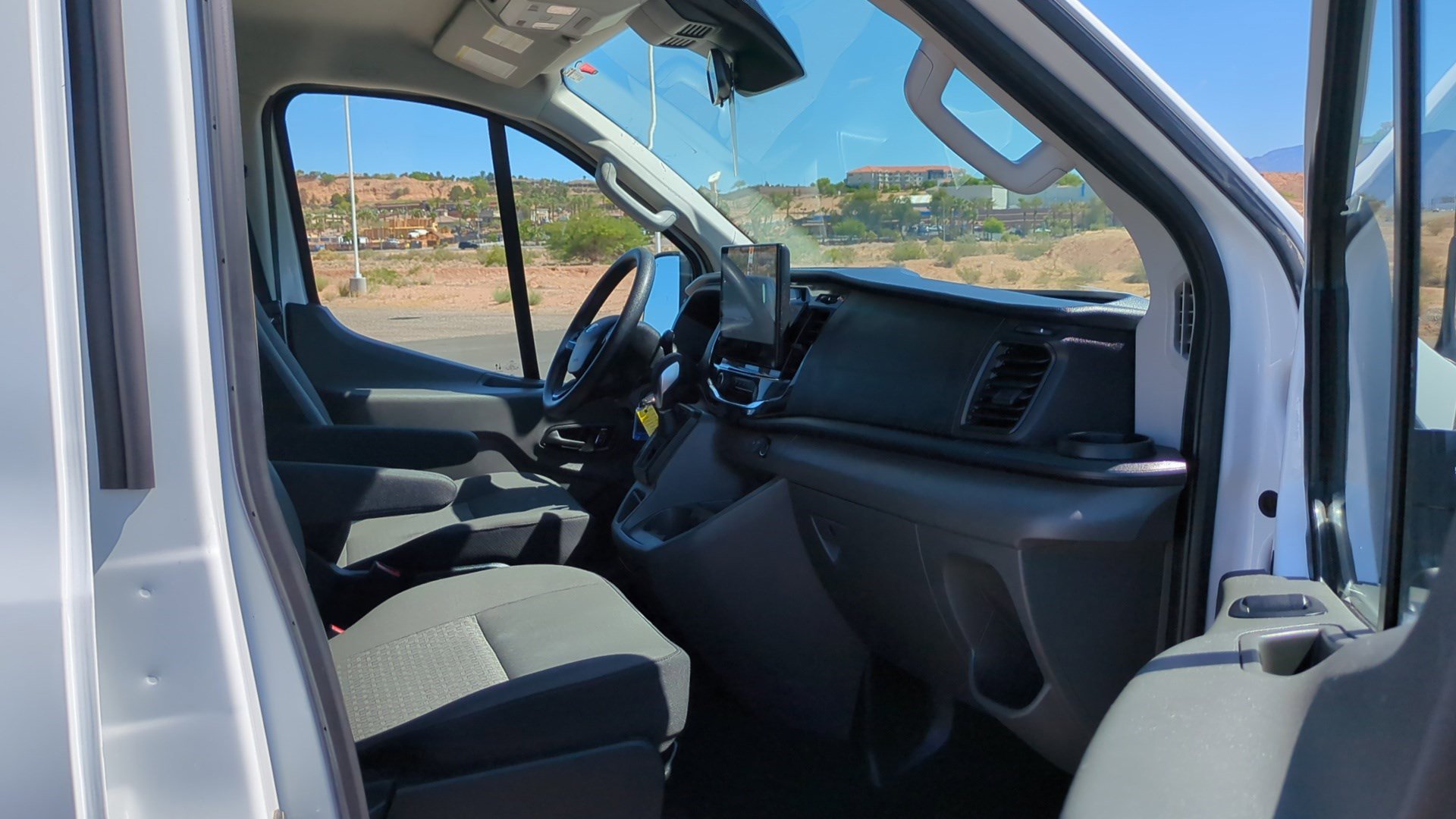 Used 2023 Ford Transit 350 XLT image 27
