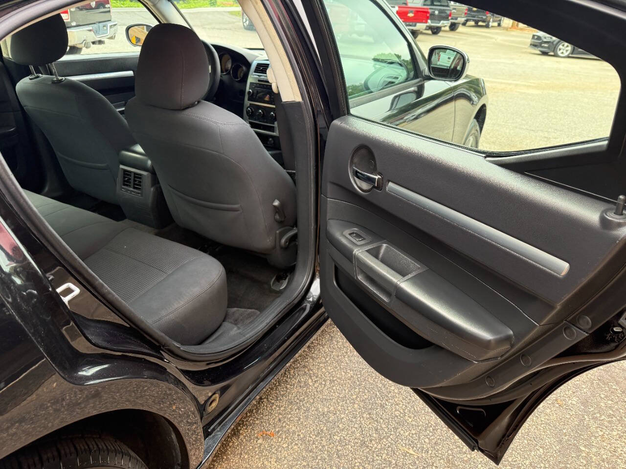 Used 2010 Dodge Charger SXT RWD image 14