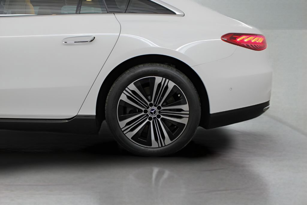 Used 2023 Mercedes-Benz EQS 450+ Sedan image 31