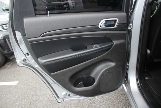 Used 2020 Jeep Grand Cherokee Altitude AWD/4WD image 22