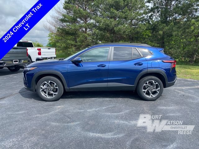 Used 2024 Chevrolet Trax LT w/ Driver Confidence Package FWD image 3