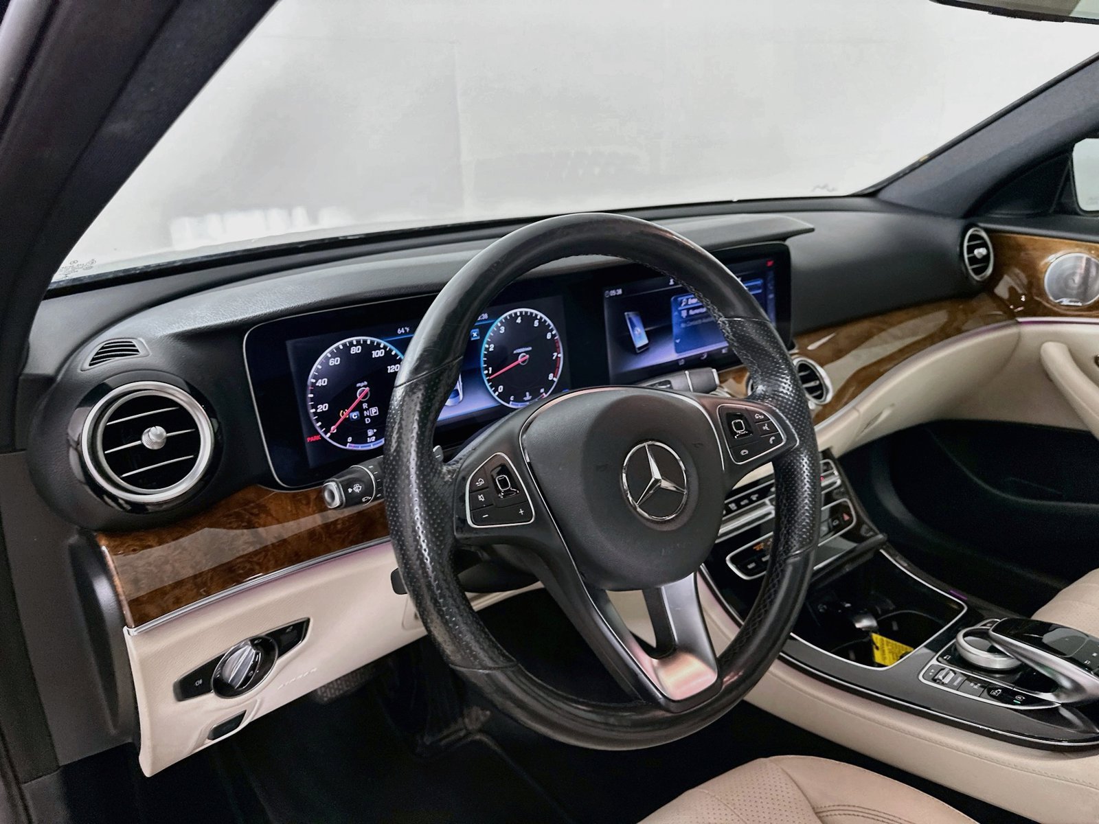 Used 2018 Mercedes-Benz E 300 4MATIC image 32