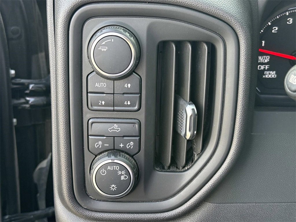 Used 2024 Chevrolet Silverado 1500 Custom Trail Boss w/ LPO, Dark Essentials Package image 18