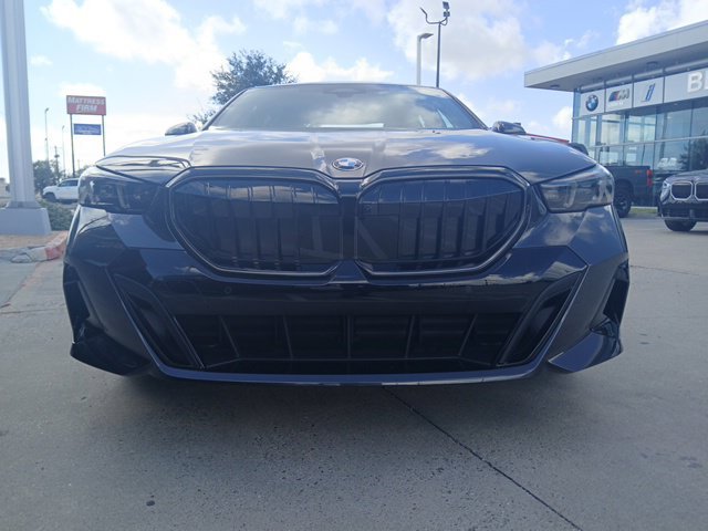 New 2027 BMW 540i xDrive w/ M Sport Package AWD/4WD image 2