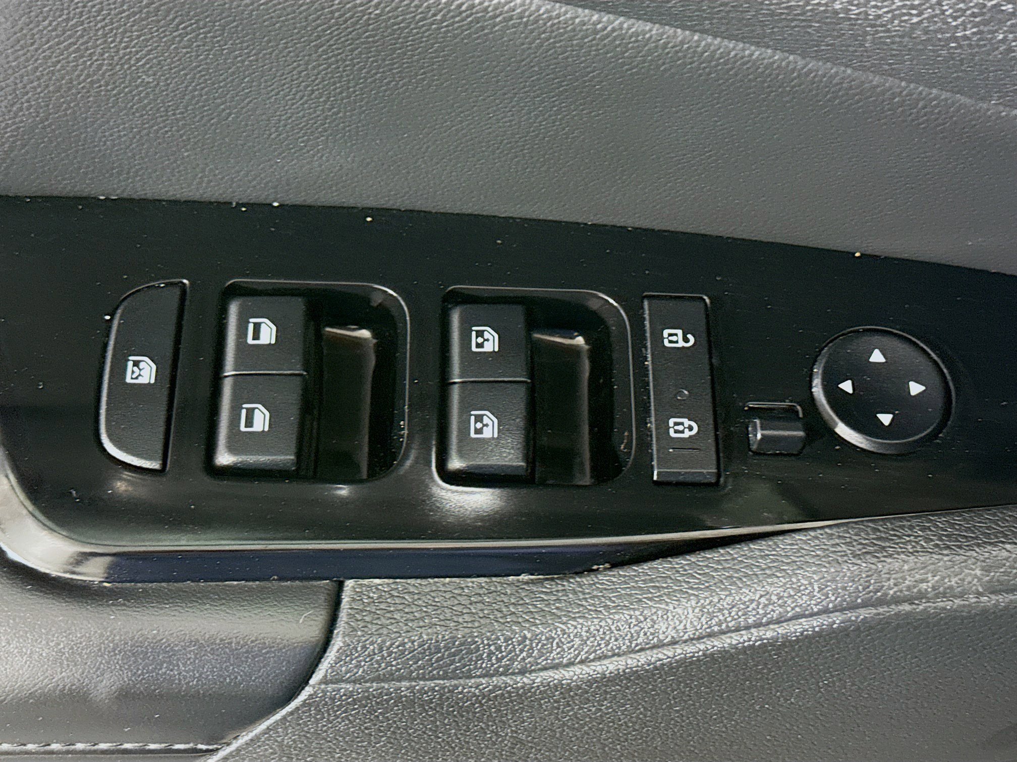 Used 2023 Kia Sportage EX image 24