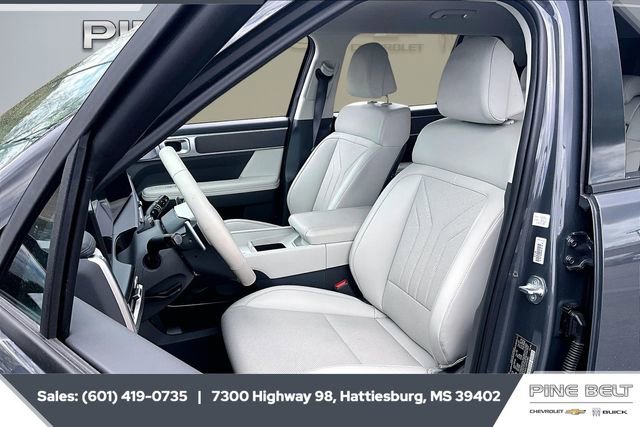 Used 2025 Hyundai Santa Fe SEL image 18