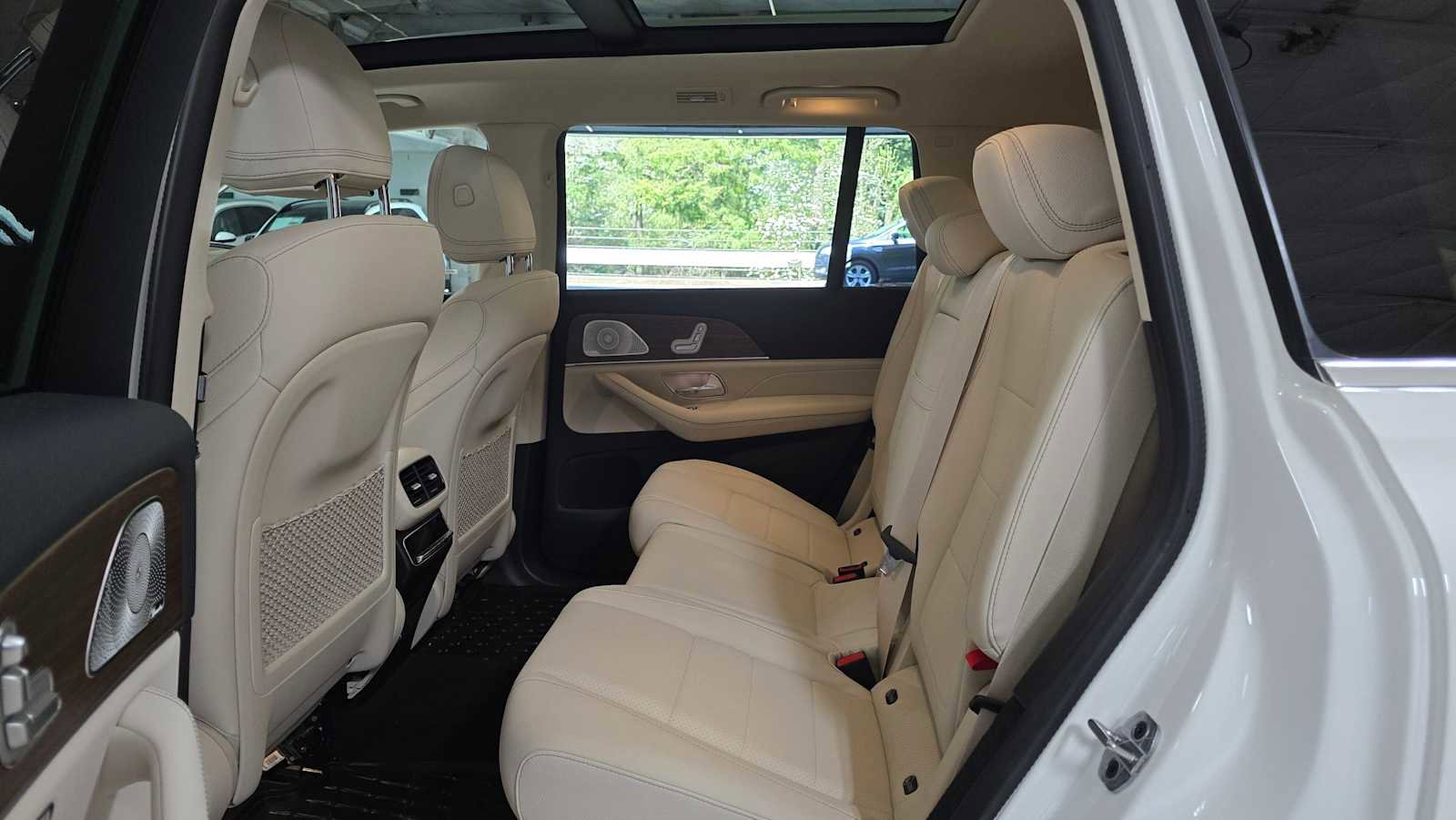 Used 2026 Mercedes-Benz GLS 450 4MATIC image 16