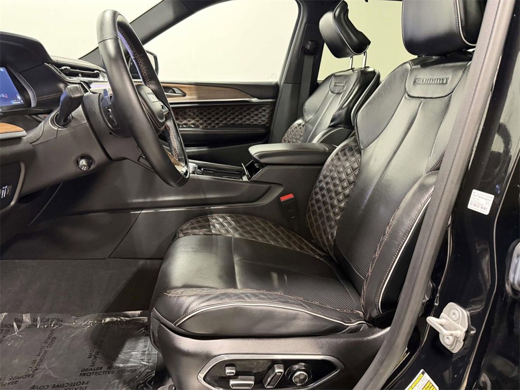 Certified 2022 Jeep Grand Cherokee Summit w/ Luxury Tech Group V image 14