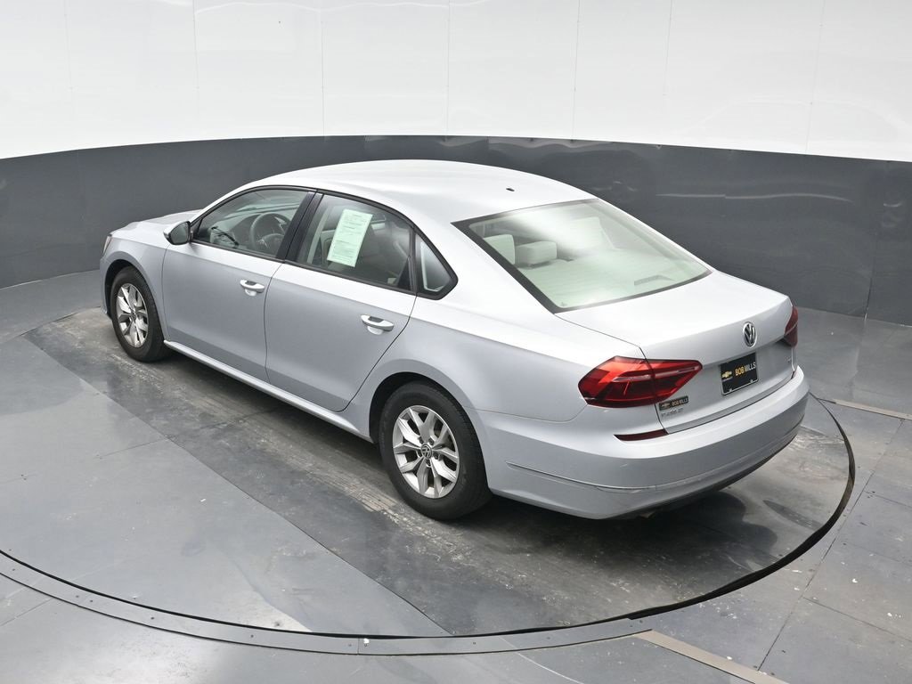 Used 2018 Volkswagen Passat 2.0T S image 19