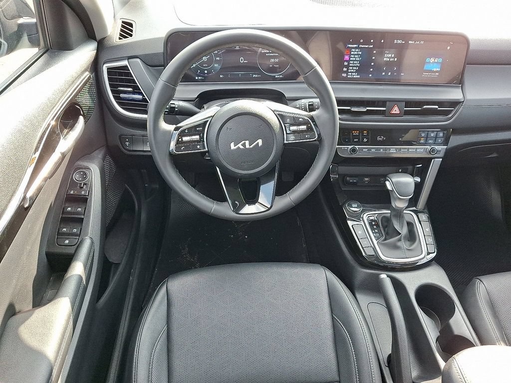 Used 2024 Kia Seltos EX AWD/4WD image 12