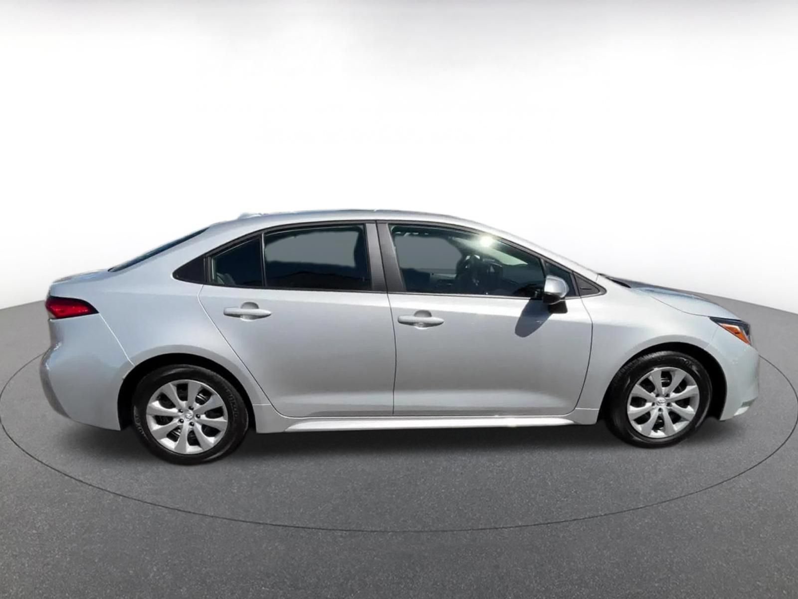 Used 2025 Toyota Corolla LE FWD image 16