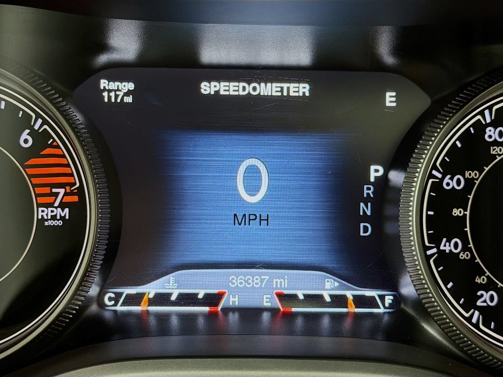 Used 2017 Jeep Cherokee Trailhawk AWD/4WD image 12