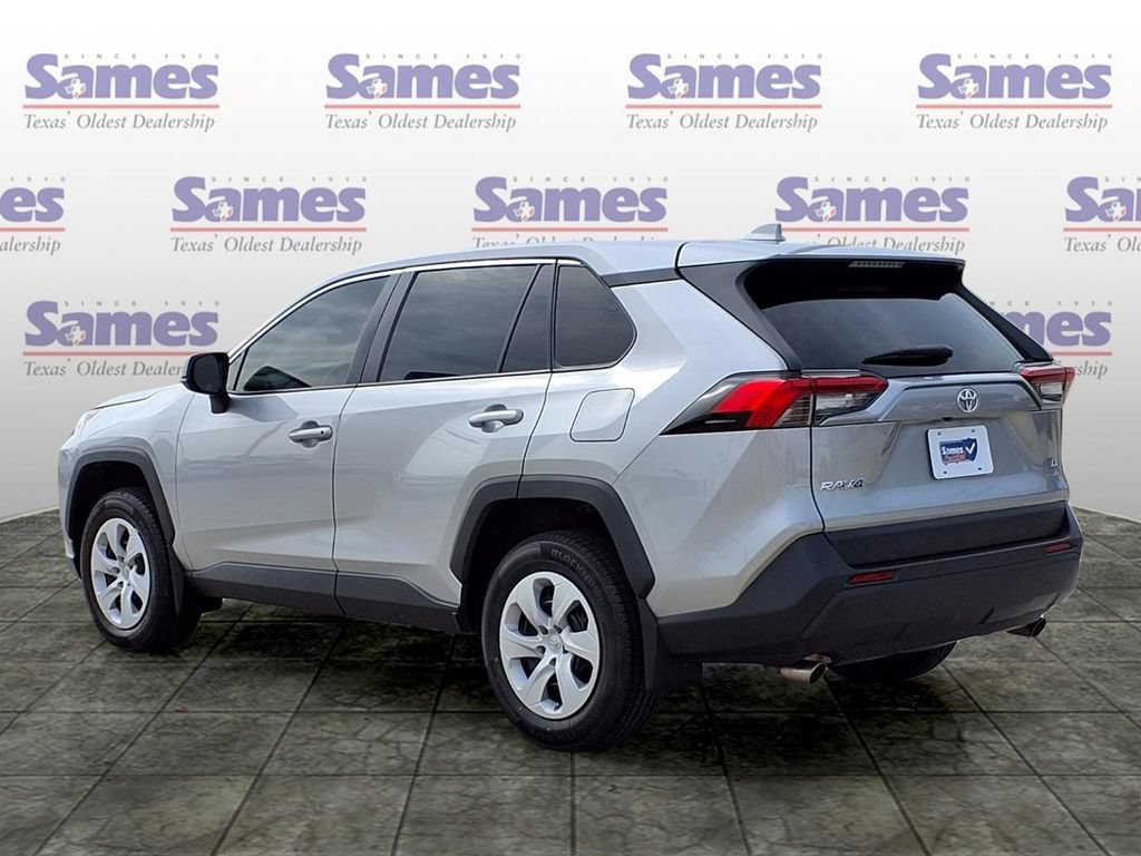 Used 2023 Toyota RAV4 LE FWD image 5
