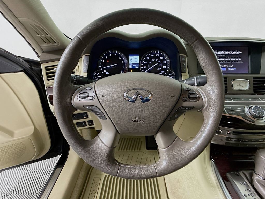 Used 2019 INFINITI Q70 Luxe w/ Proactive Package image 11