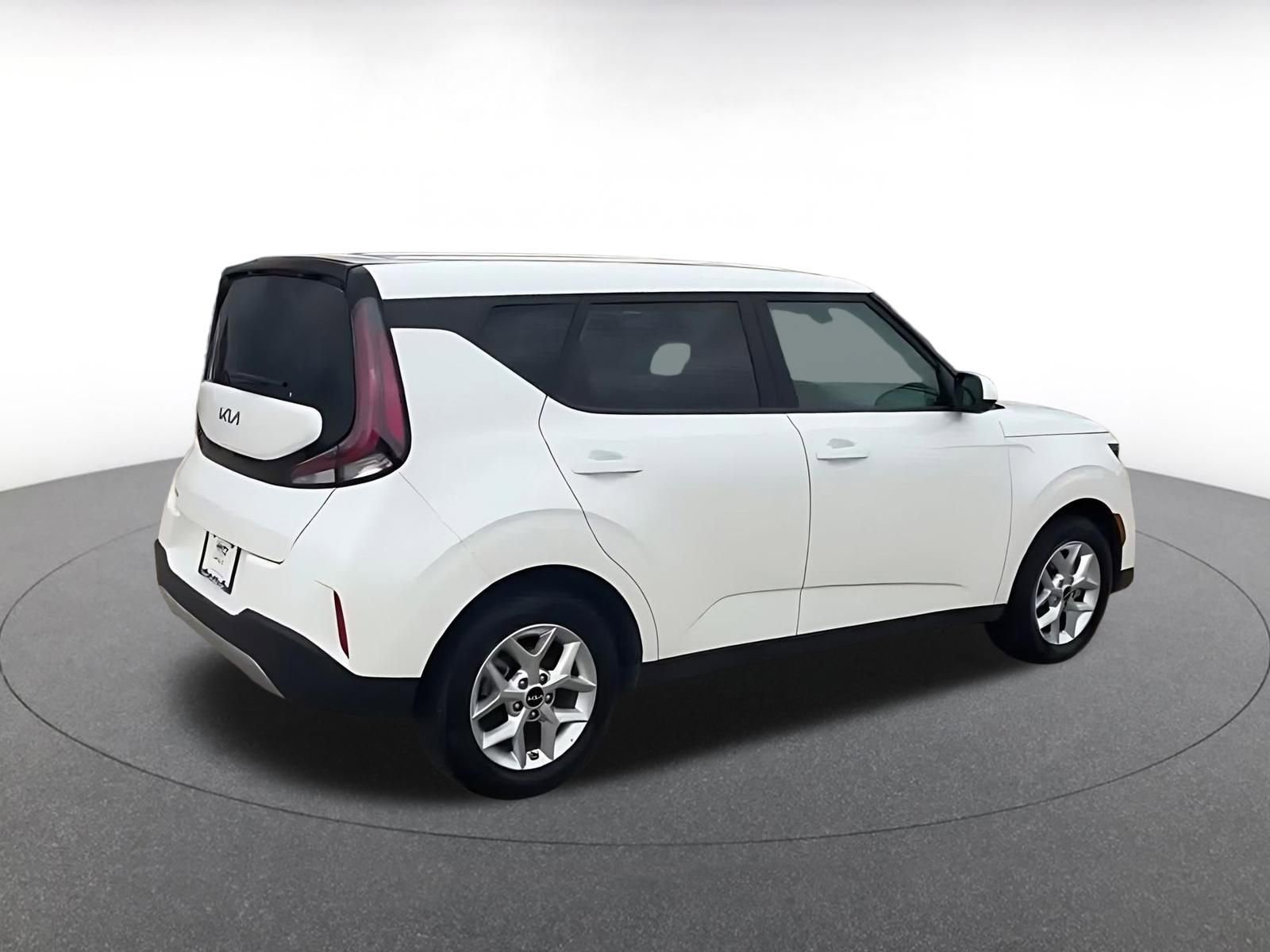 Used 2025 Kia Soul LX w/ LX Technology Package image 14