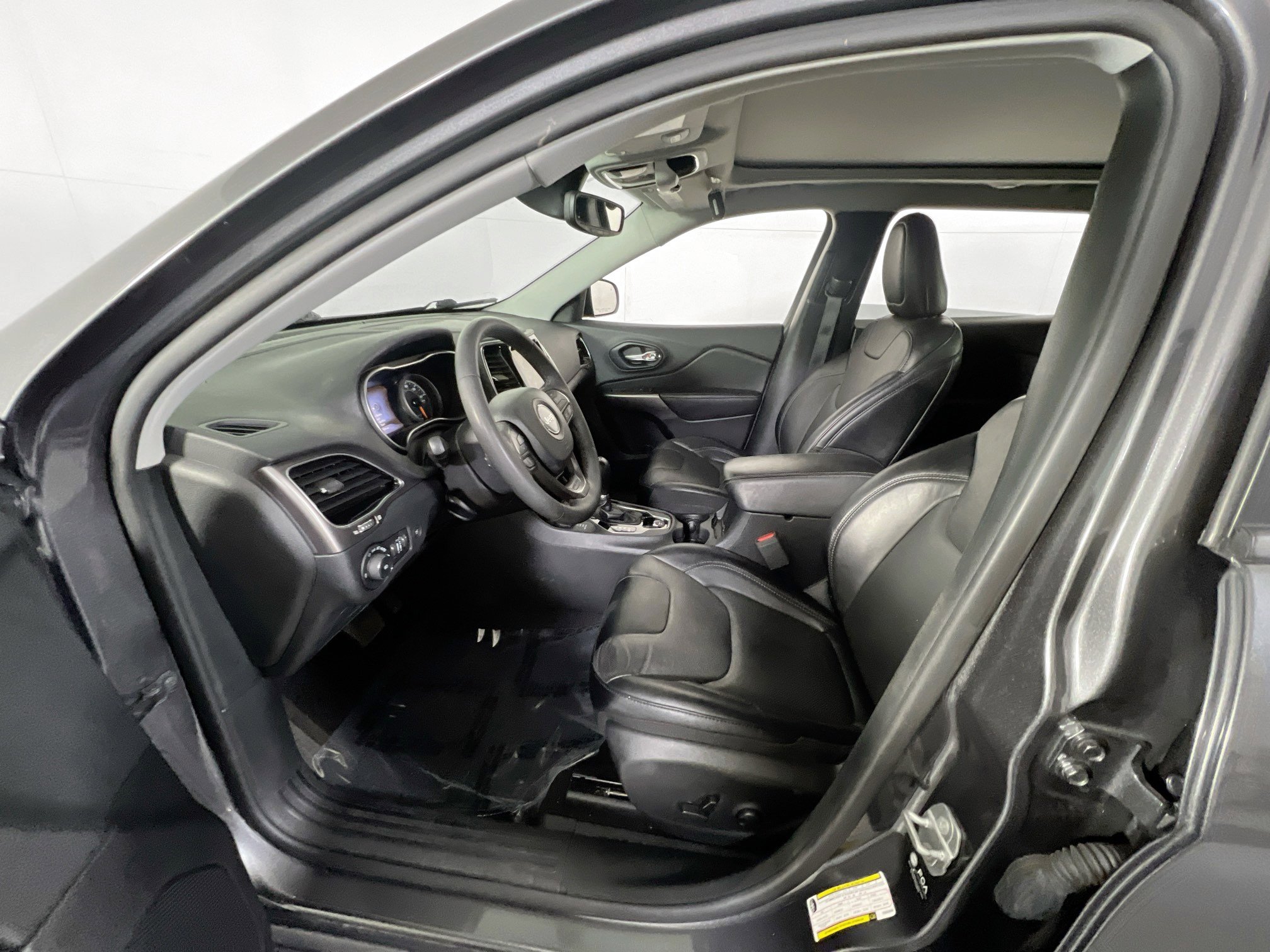 Used 2022 Jeep Cherokee Limited image 20