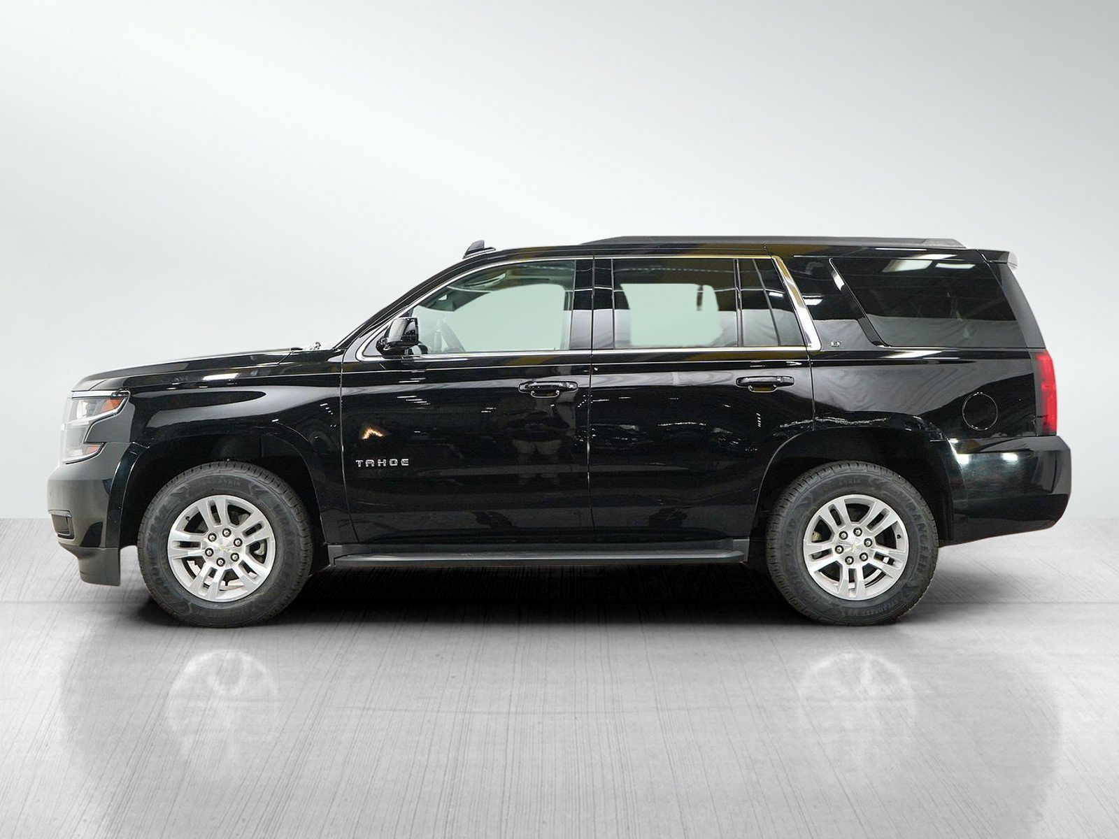 Used 2017 Chevrolet Tahoe LT AWD/4WD image 2