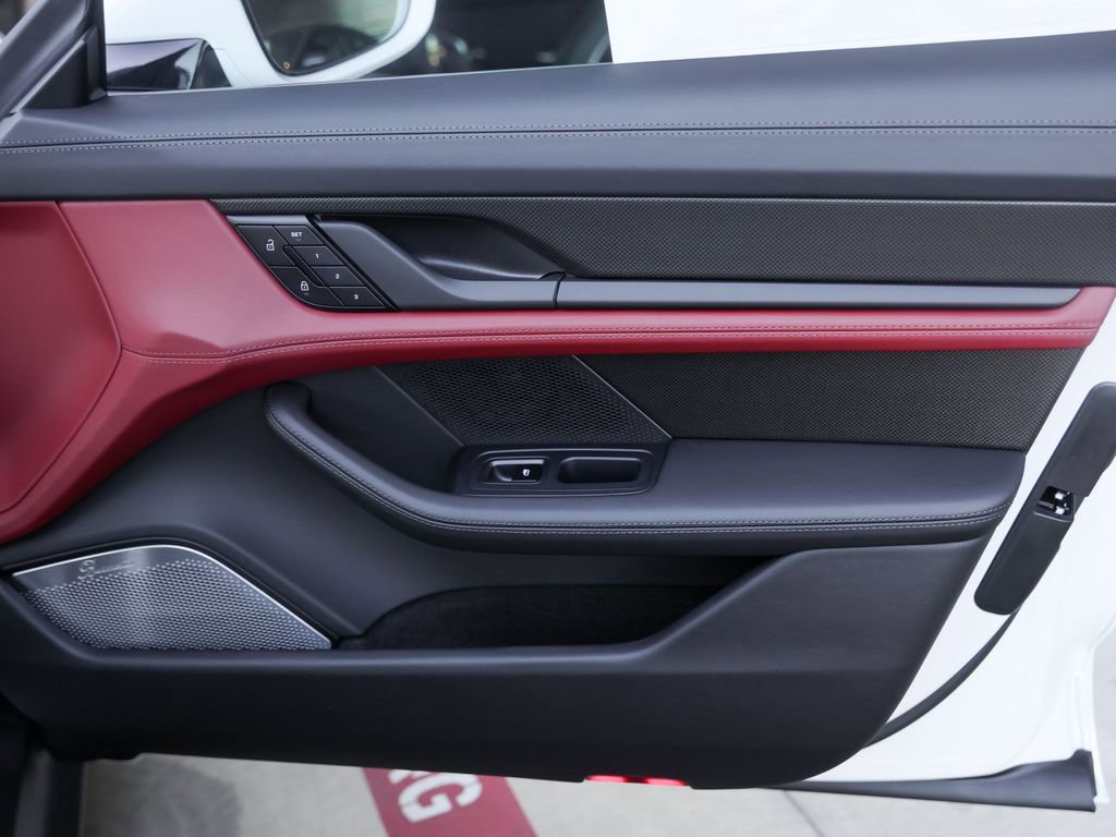 New 2026 Porsche Taycan Turbo S AWD/4WD image 38
