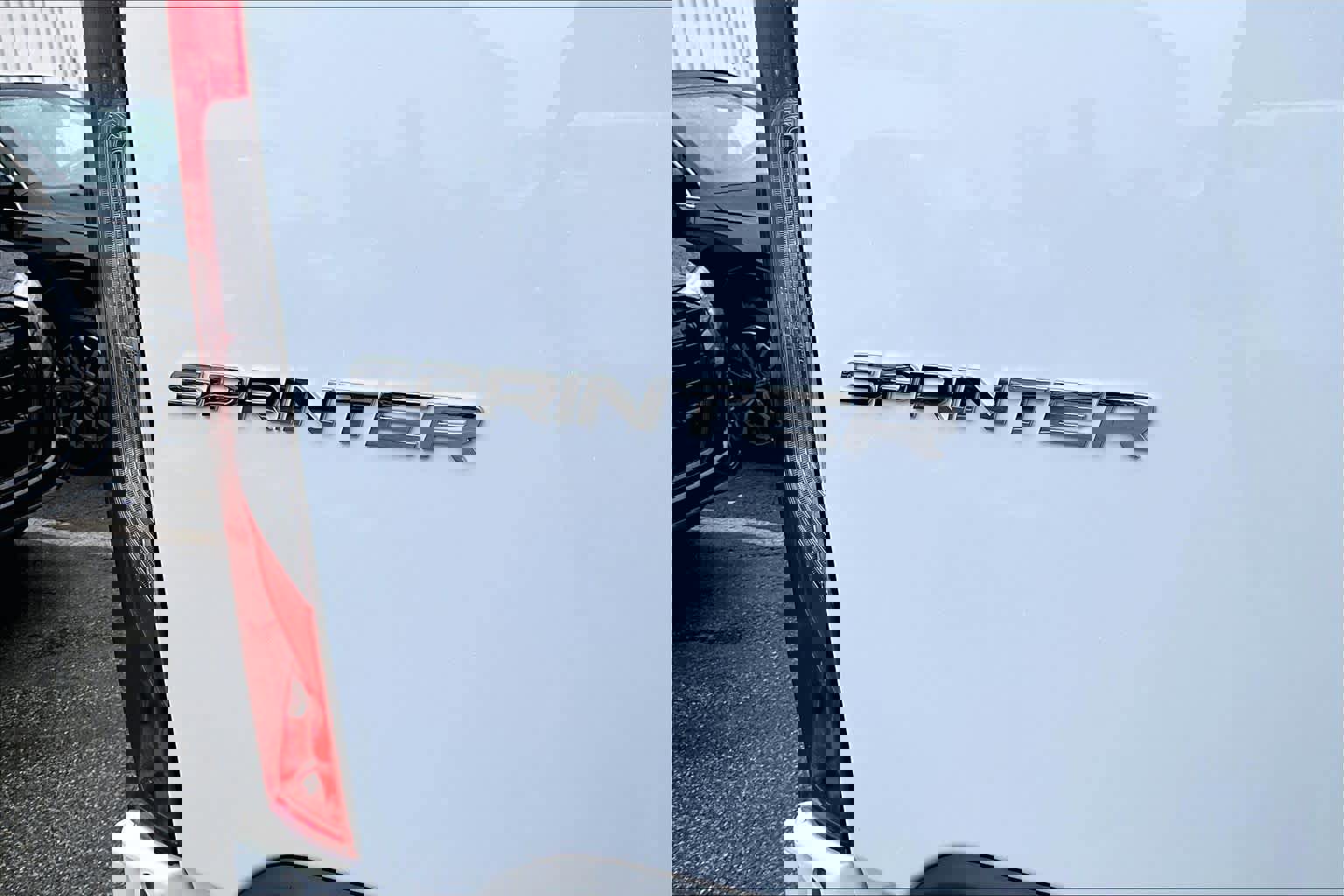 Used 2025 Mercedes-Benz Sprinter 2500 image 32