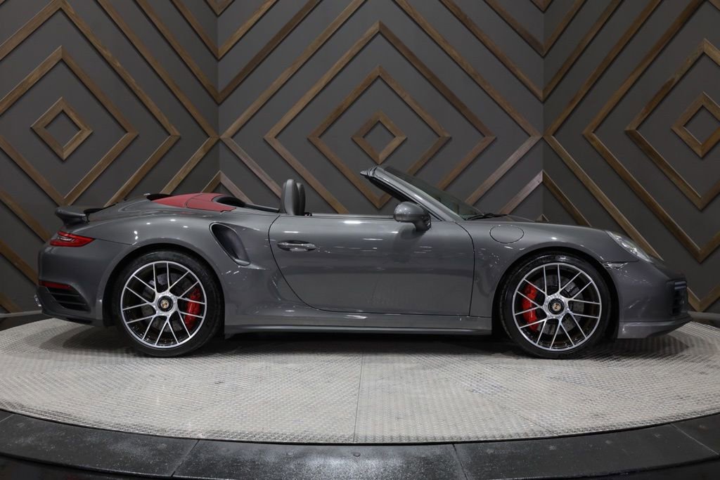 Used 2019 Porsche 911 Turbo image 19