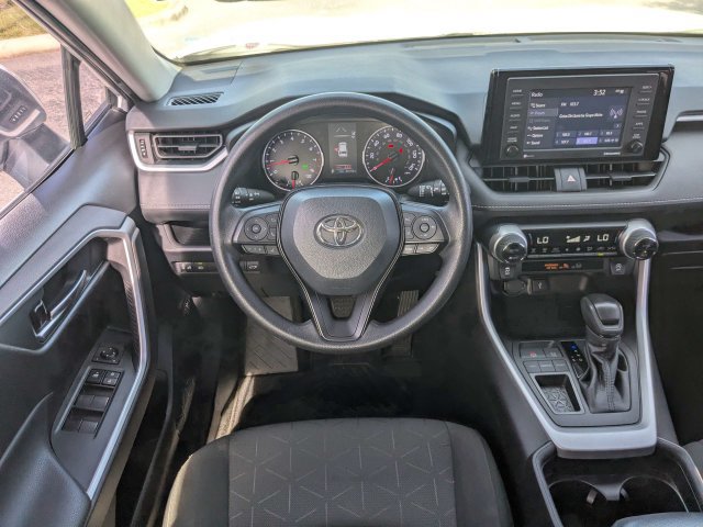 Used 2021 Toyota RAV4 XLE w/ Convenience Package FWD image 19