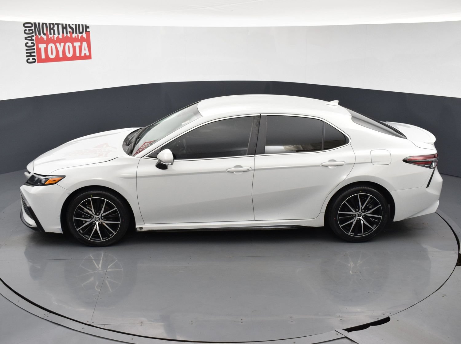 Used 2024 Toyota Camry SE FWD image 18