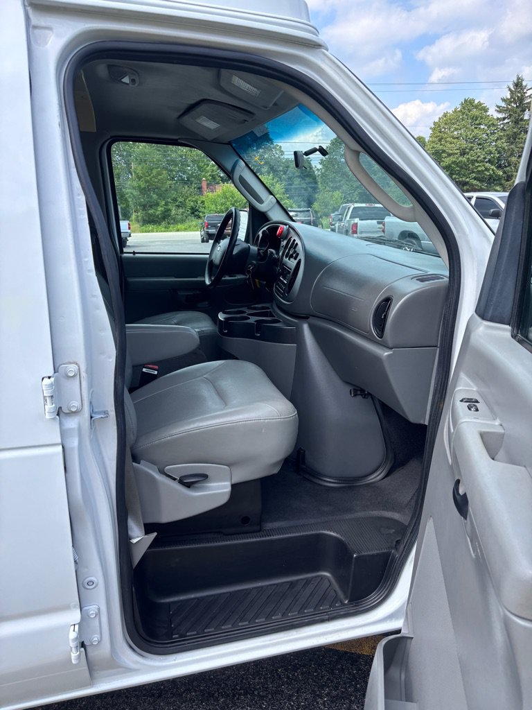 Used 2007 Ford E-250 and Econoline 250 RWD image 10