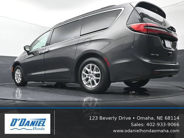 Used 2022 Chrysler Pacifica Touring-L FWD image 22