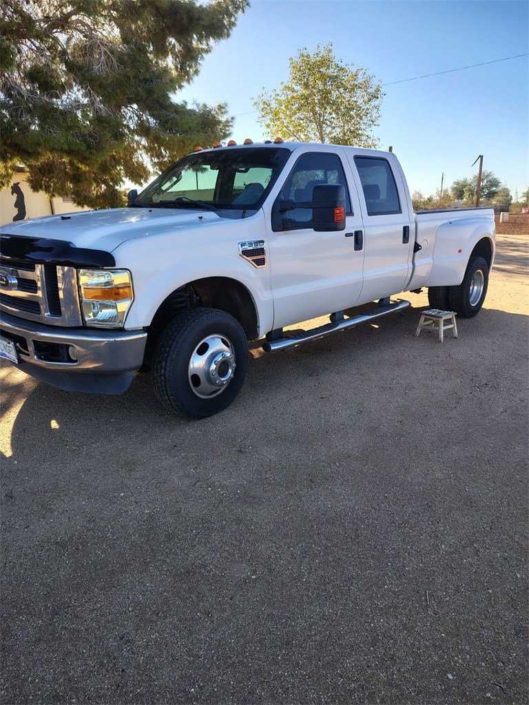 Used 2008 Ford F350 Lariat image 2