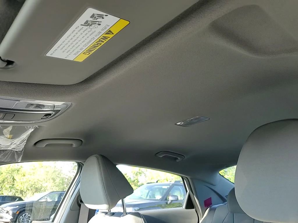 New 2025 Hyundai Elantra Sport image 22