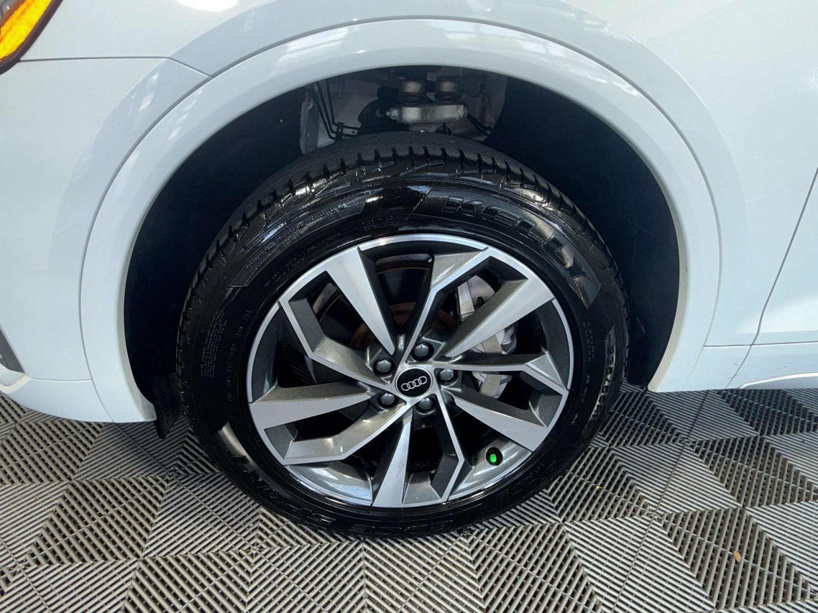 Used 2022 Audi Q5 2.0T Premium Plus w/ Premium Plus Package AWD/4WD image 12