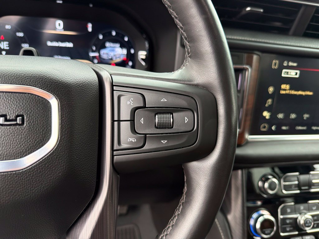 Used 2024 GMC Yukon XL Denali Ultimate AWD/4WD image 18