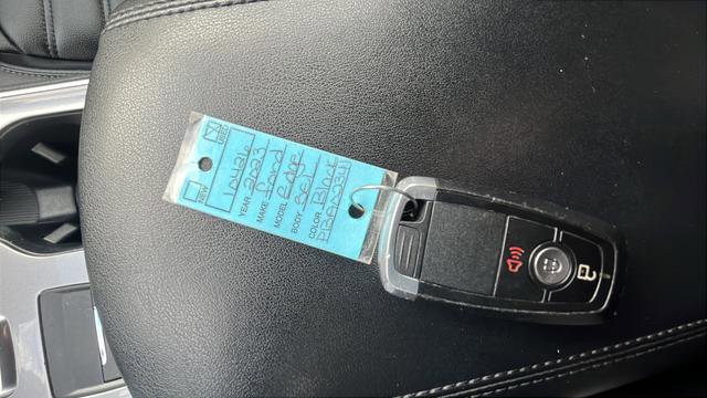 Used 2023 Ford Edge SEL image 29