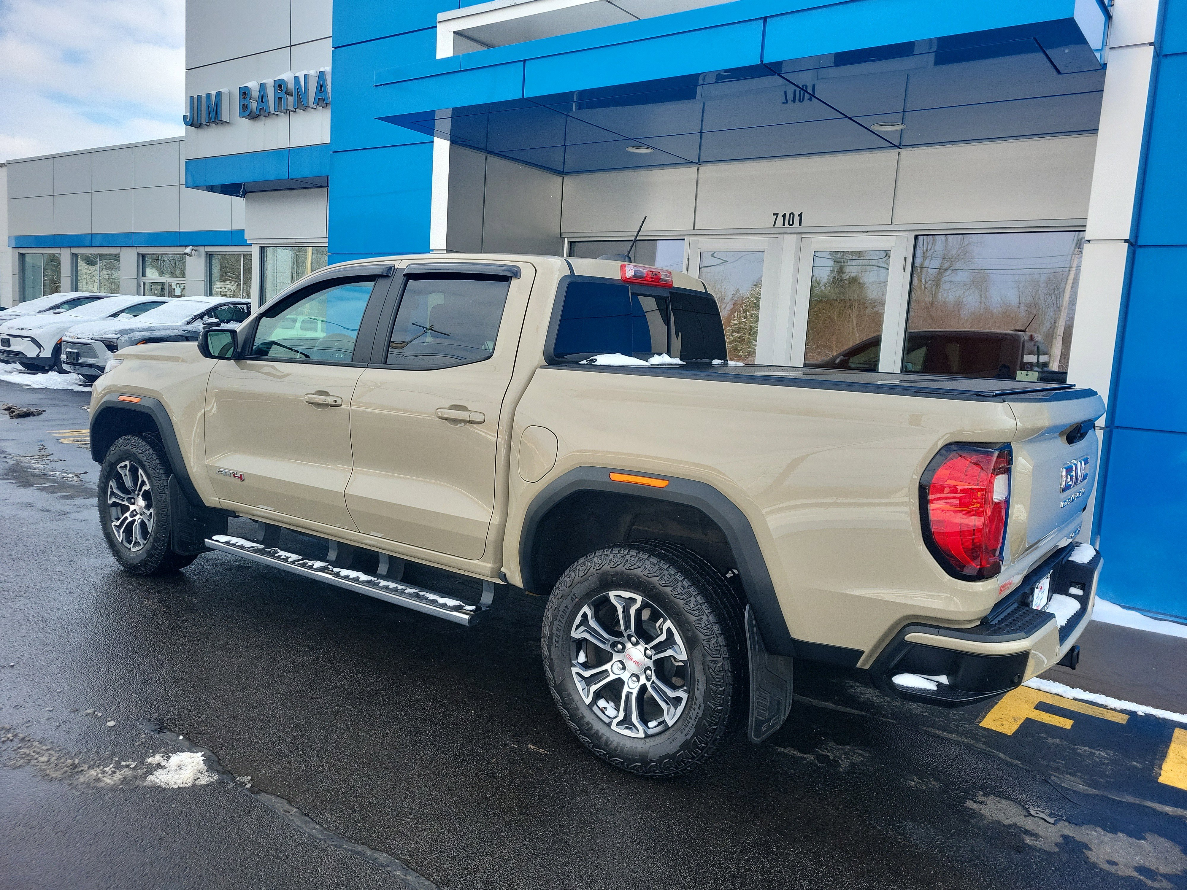 Used 2023 GMC Canyon AT4 w/ AT4 Premium Package image 8