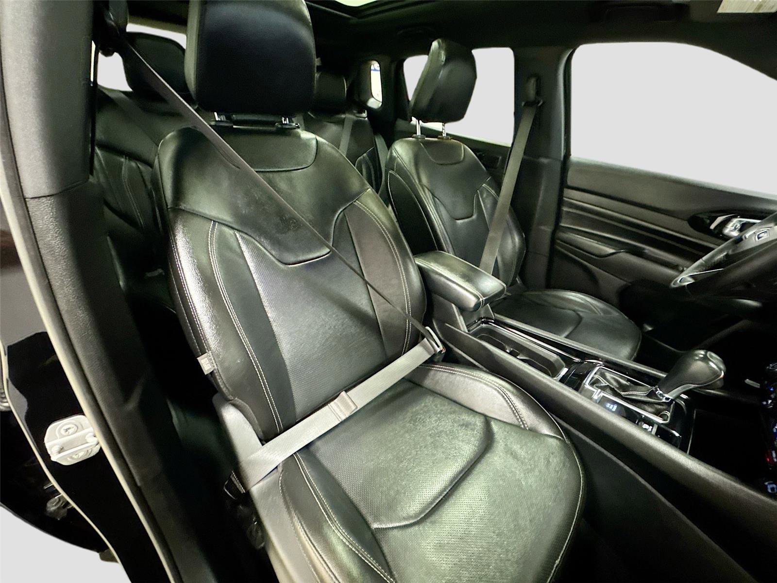 Used 2022 Jeep Compass High Altitude AWD/4WD image 29