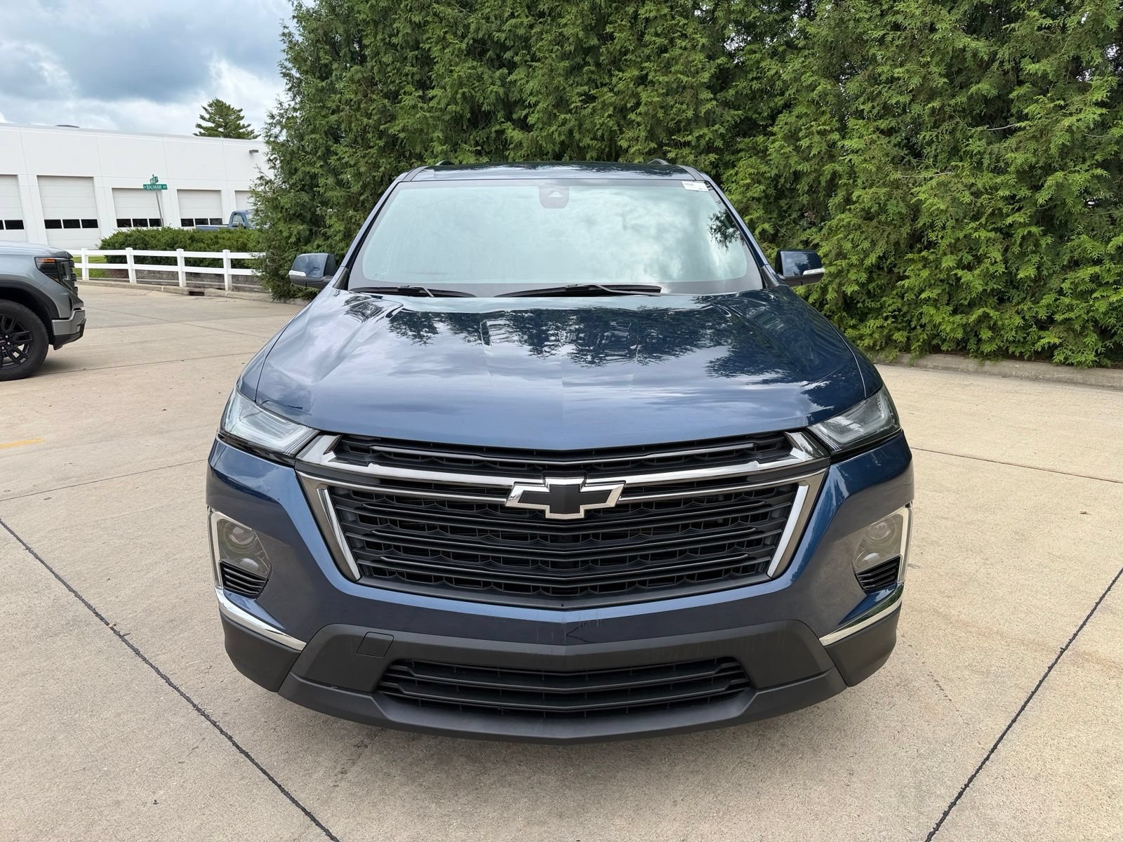 Used 2023 Chevrolet Traverse LT FWD image 6