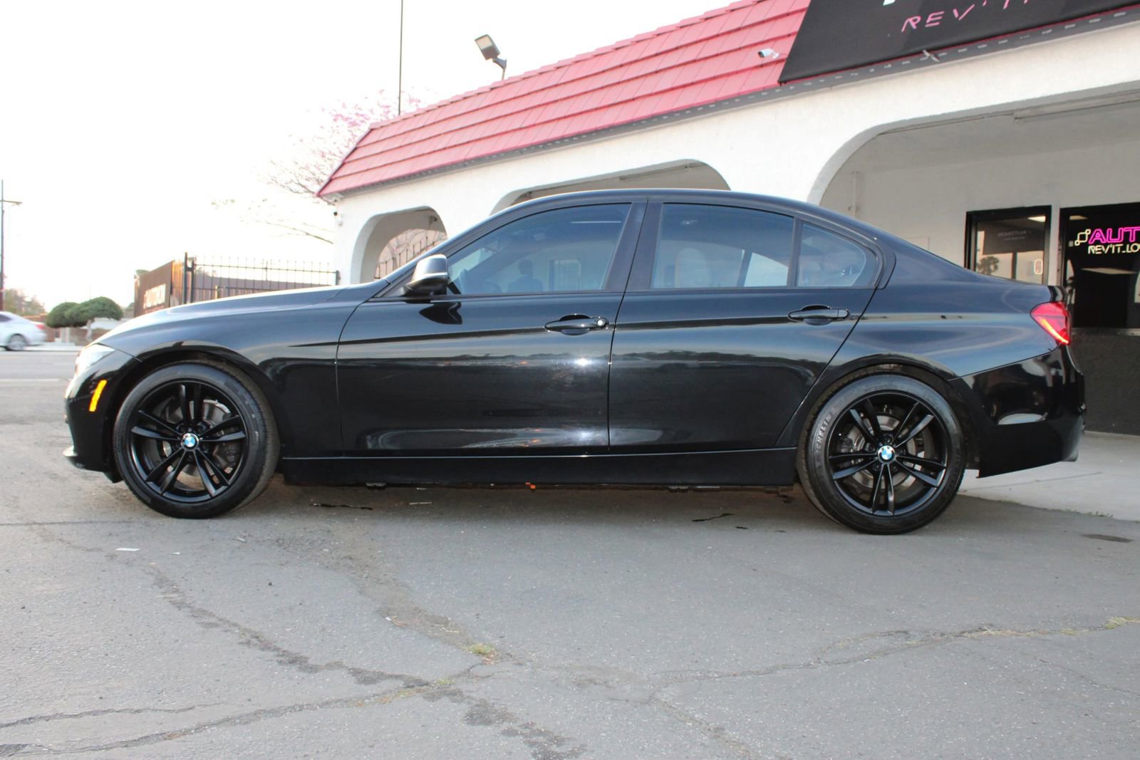 Used 2016 BMW 320i Sedan RWD image 35