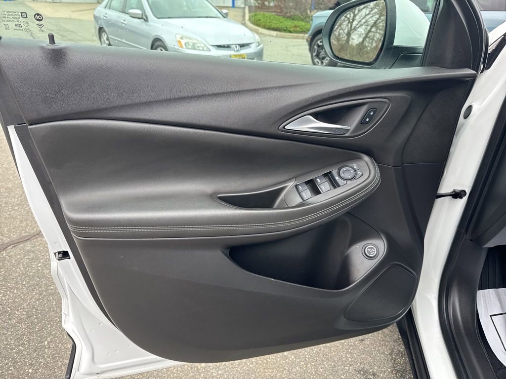 Used 2025 Buick Encore GX Preferred w/ Comfort Package AWD/4WD image 16