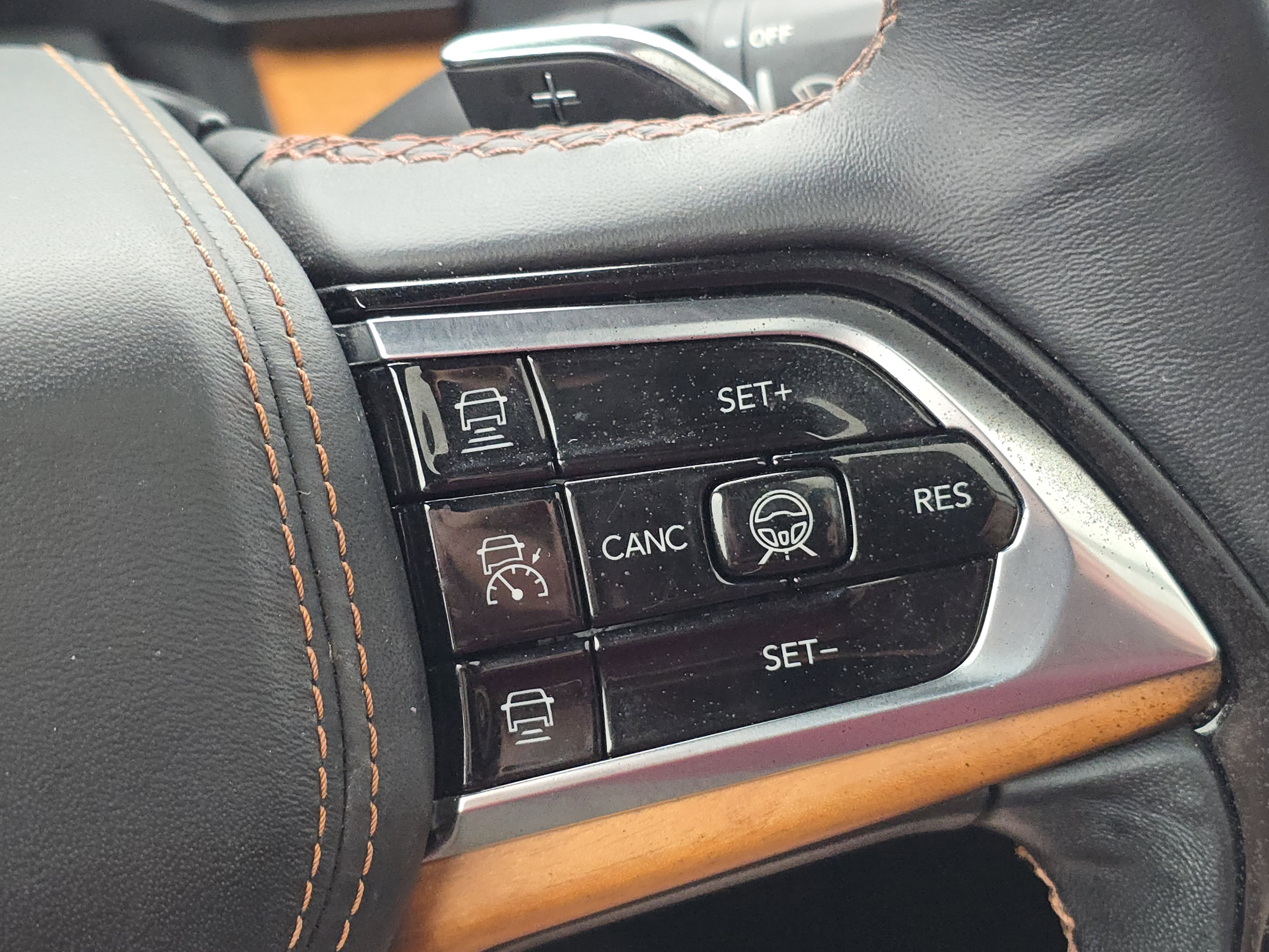 Used 2021 Jeep Grand Cherokee L Summit image 13