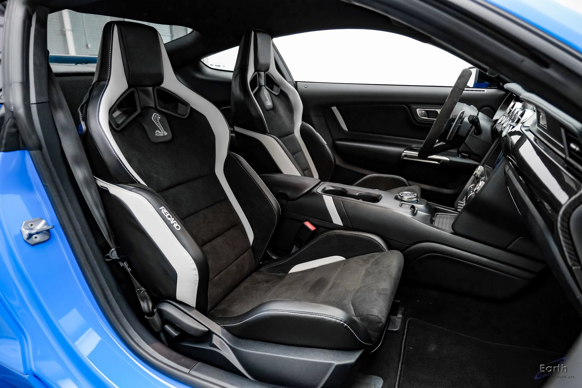 Used 2022 Ford Mustang Shelby GT500 w/ Carbon Fiber Track Pack RWD image 62