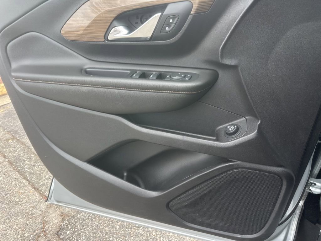 Used 2020 GMC Terrain SLE w/ Driver Convenience Package image 11