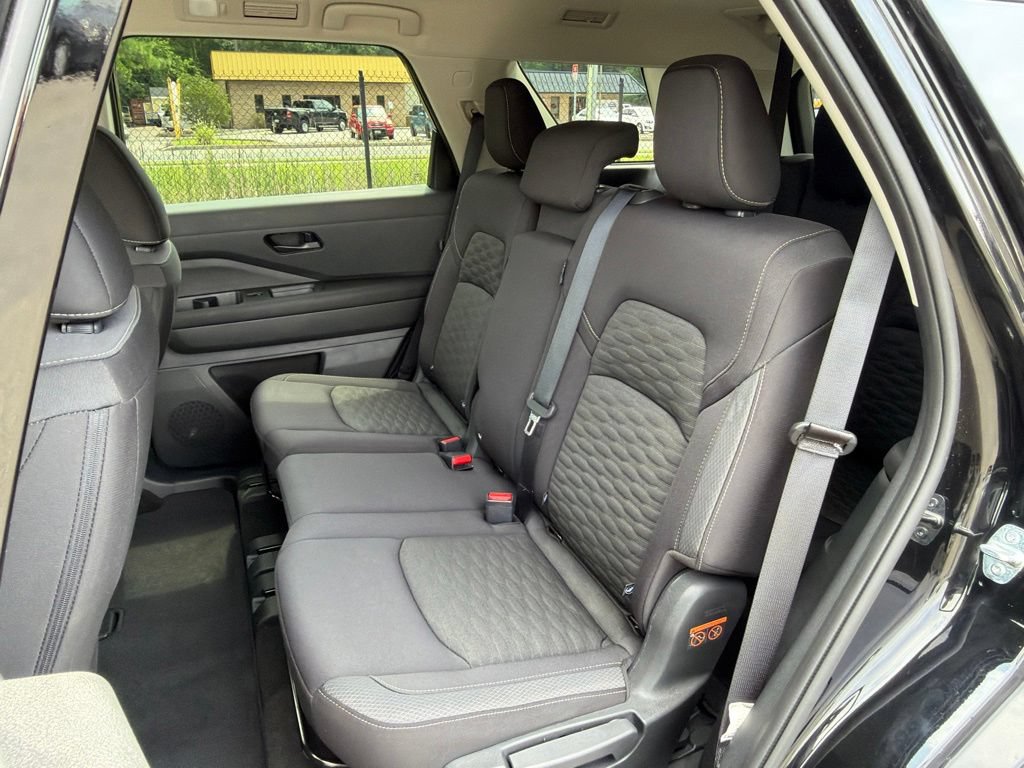 Certified 2024 Nissan Pathfinder S w/ Cargo Package AWD/4WD image 19