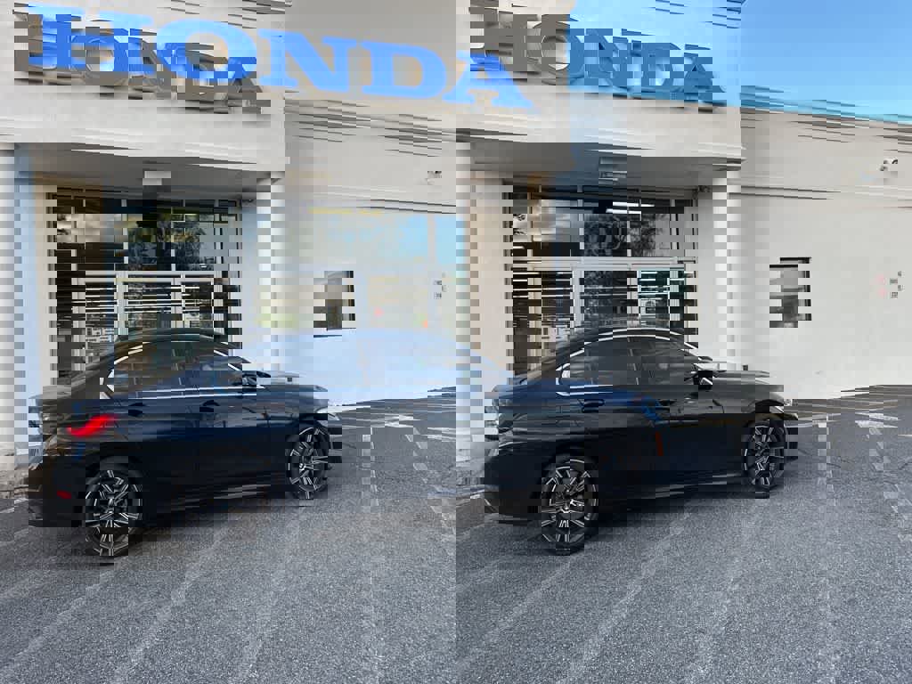 Used 2021 BMW 330e xDrive w/ Premium Package image 18