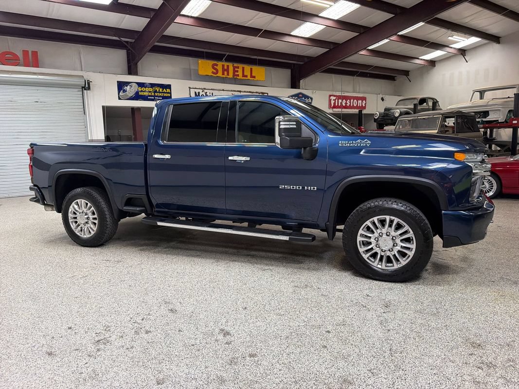 Used 2023 Chevrolet Silverado 2500 High Country AWD/4WD image 10