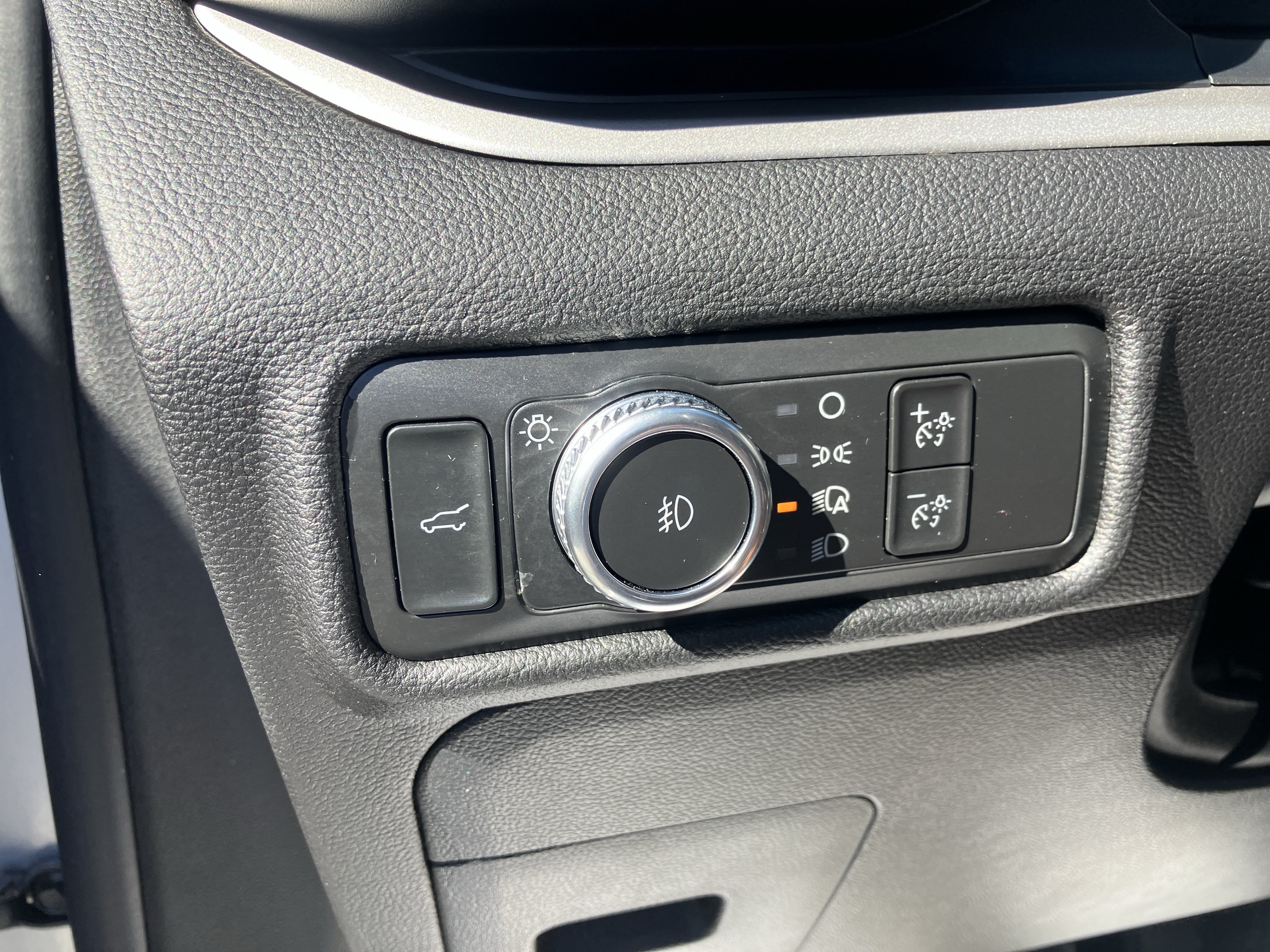 Used 2021 Ford Explorer XLT w/ Equipment Group 202A AWD/4WD image 20