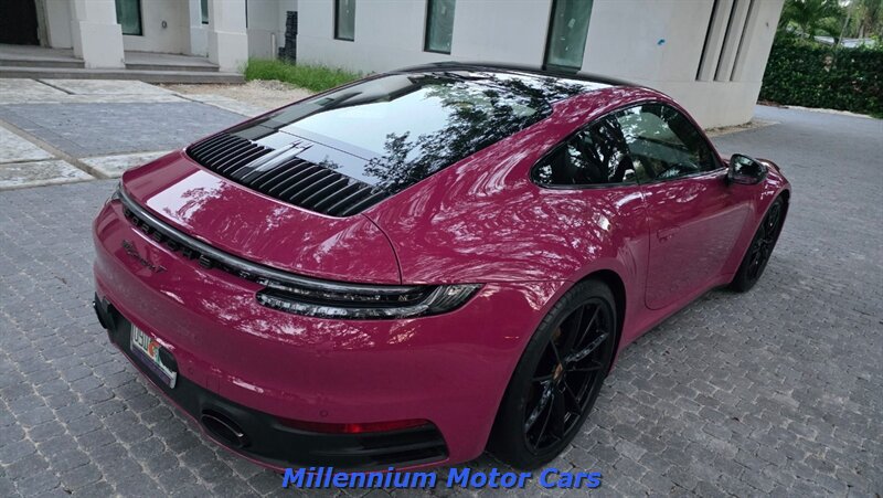 Used 2024 Porsche 911 Carrera T RWD image 3